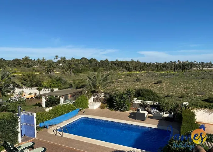 Superb 3 Bed Villa Pool/Beachside Punta Prima Pp22 Torrevieja