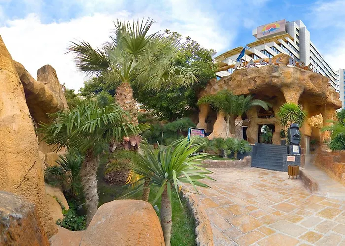 Benidorm hotels near Elche Park