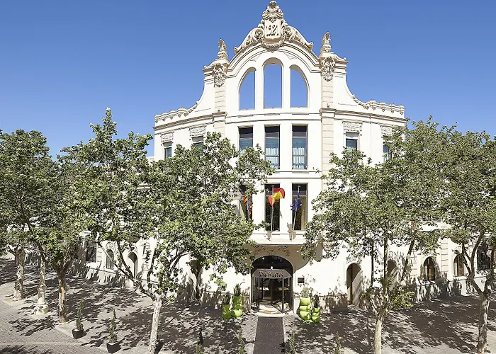 Valencia Hotels With Pool near Central Market of Valencia