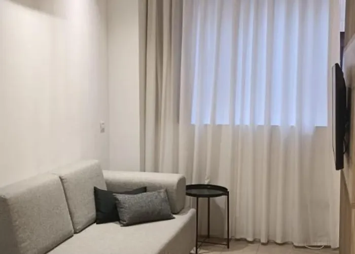 Blanq Marina Suites Valencia