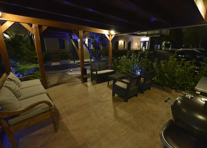 Paterna Hotels