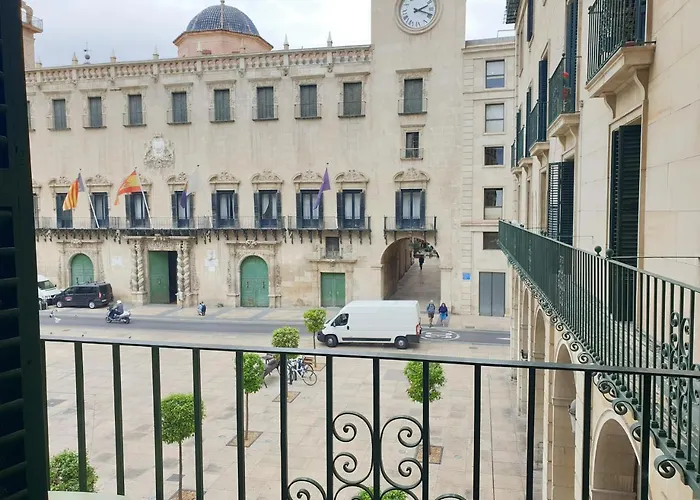 Alicante hotels near El Corte Ingles Alicante