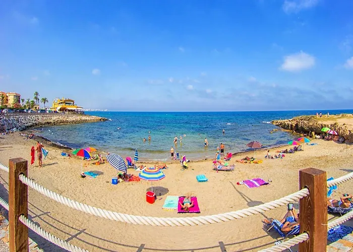 Torrevieja hotels near Monumento a la Mujer del Pescador